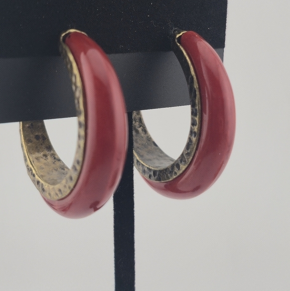 Red Enamel & Antiqued Brass Hoop Earrings 1.5” Bold Retro Look - Picture 5 of 9